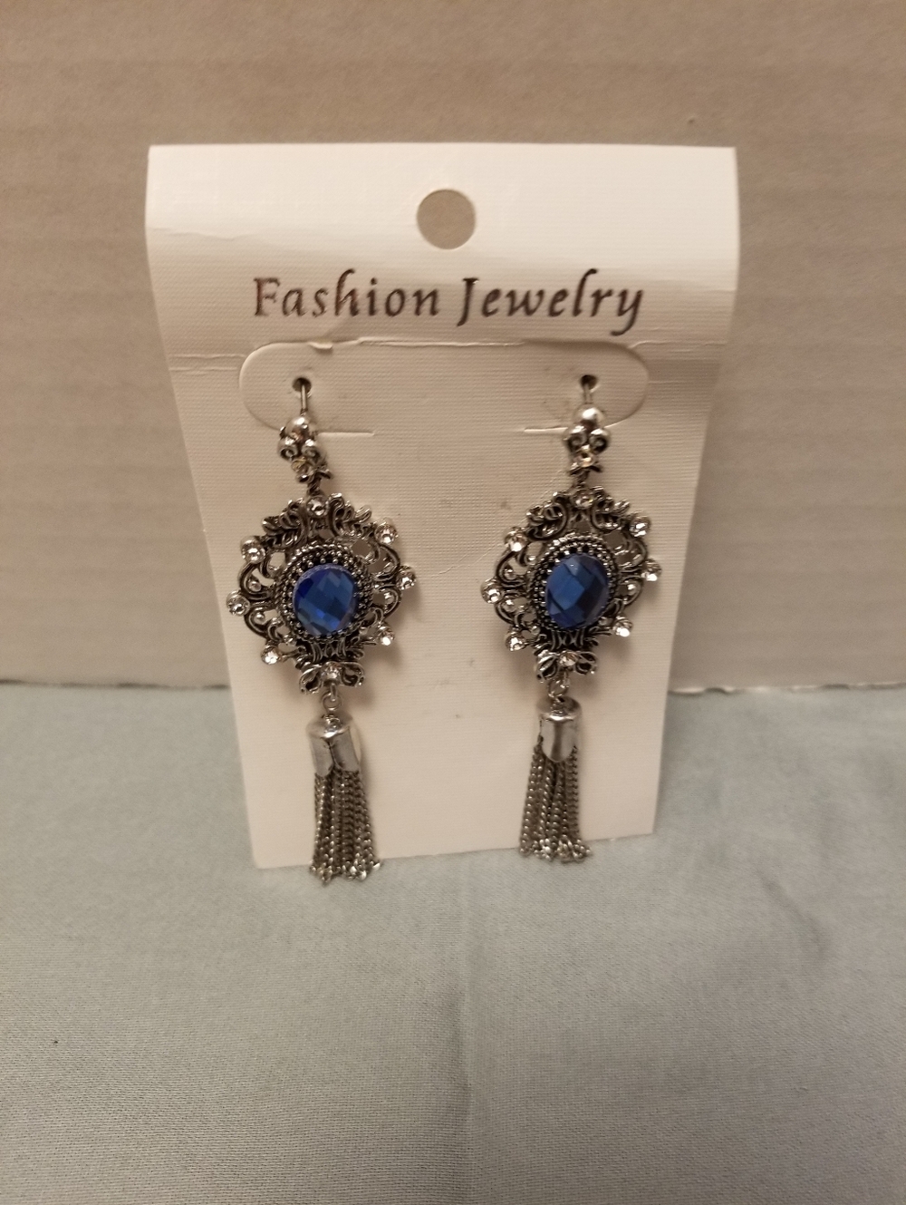 Fashion Jewelry Silver Filigree Earrings with Blue Crystal Drops
